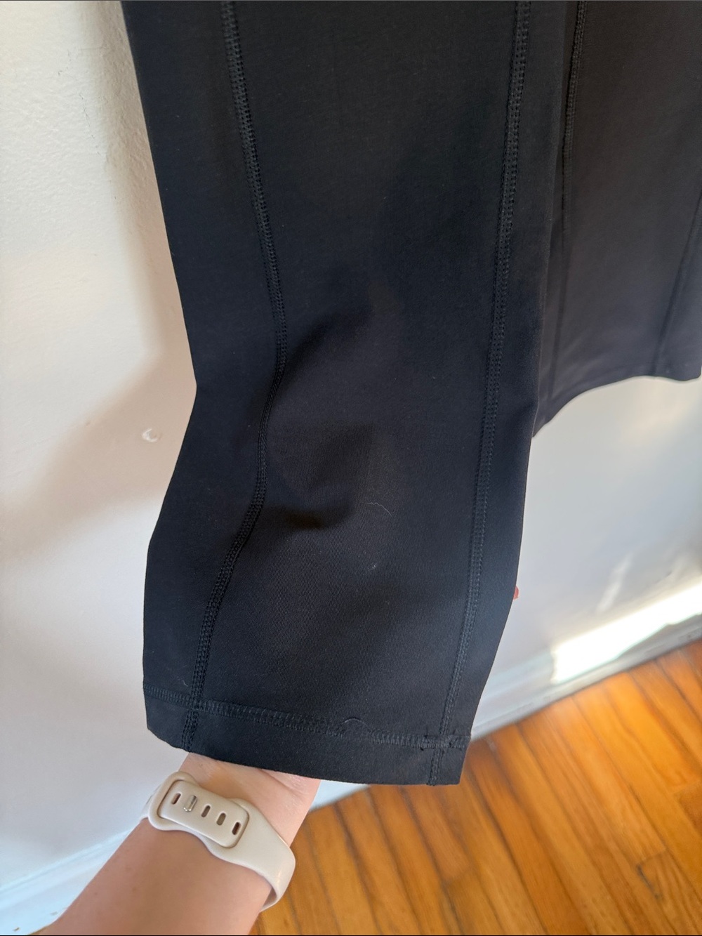 NWT Nike women’s Black slim fit Sweatpants with White Swoosh XS - Picture 4 of 8